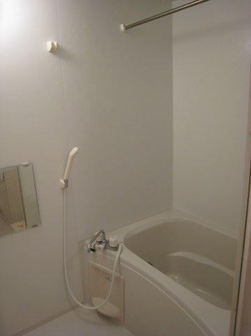 レオネクストグルージアの浴室|追い焚き機能付きです。