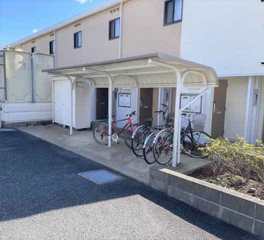レオパレスＫｅｉのその他|屋根付き駐輪場
