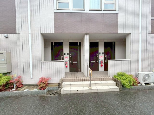 ツインパラスⅠのエントランス