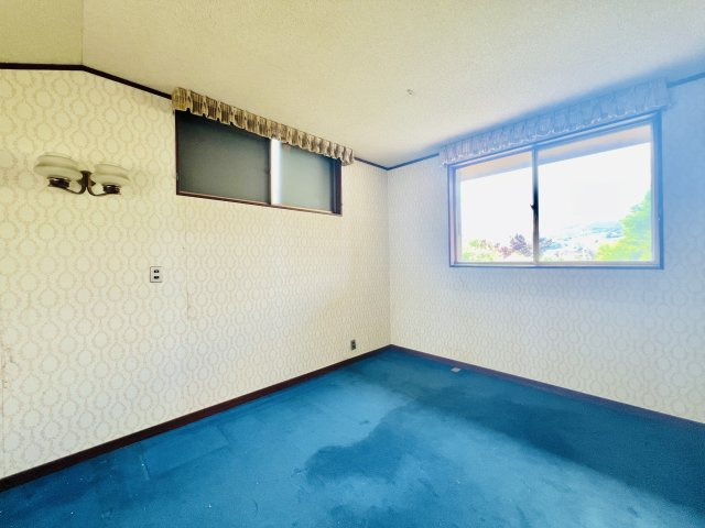 高崎市下室田町の洋室|お子様の一人部屋デビューにも最適♪