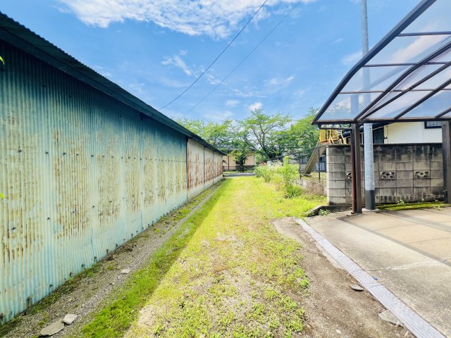 高崎市下室田町の前面道路含む現地写真|自然豊かな住環境◎
