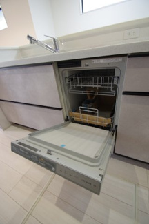 【キッチン】 | 【仲介手数料無料！！】府中市武蔵台1丁目　新築戸建て（全2棟）3号棟　4780万円 | ビルトイン食洗機