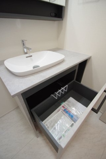 【洗面所】 | 【仲介手数料無料！！】府中市武蔵台1丁目　新築戸建て（全2棟）3号棟　4780万円