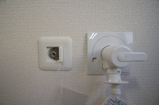 【ランドリースペース】 | 【仲介手数料無料！！】府中市武蔵台1丁目　新築戸建て（全2棟）3号棟　4780万円 | ガス乾燥機用のガス栓