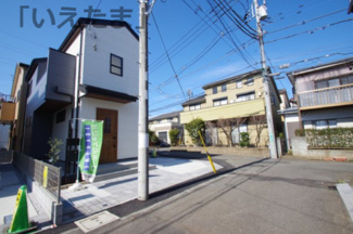 【前面道路含む現地写真】 | 【仲介手数料無料！！】府中市武蔵台1丁目　新築戸建て（全2棟）3号棟　4780万円