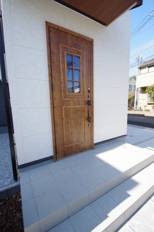 【エントランス】 | 【仲介手数料無料！！】府中市武蔵台1丁目　新築戸建て（全2棟）3号棟　4780万円