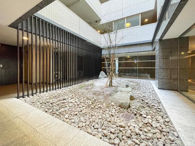 ジオ・イニシア武蔵小杉のエントランス