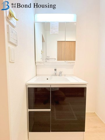 角地につき開放的　朝霧台24-1期　3号棟の独立洗面台