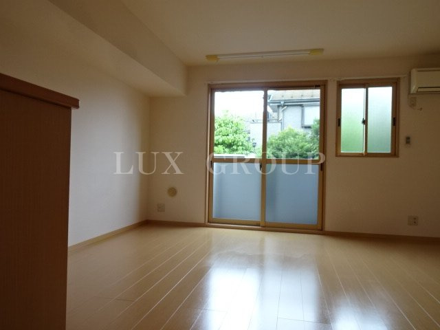 【洋室】 | リビングタウン西寺方町