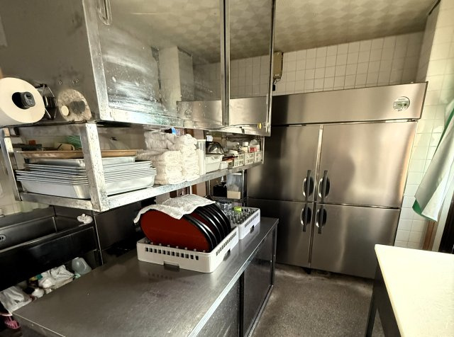 ペンション萬亀のキッチン|【即戦力の厨房完備】保健所許可もスムーズに。購入後、すぐにでも『食の宿』が始動できます。