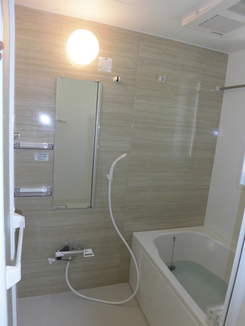 ロンド荻窪の浴室