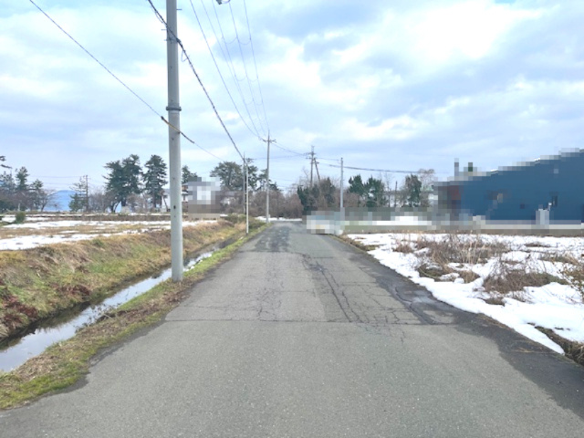 高島市今津町北仰559坪売地の前面道路含む現地写真