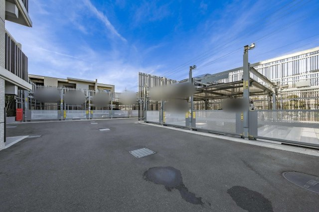 グランクレア昭和楽園町の駐車場