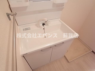 【独立洗面台】 | パンプキンハウス | 朝の支度にも助かる、独立の洗髪洗面化粧台