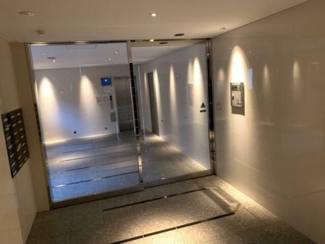 Ｒｉｓｉｎｇ　ｐｌａｃｅ　西浅草のエントランス