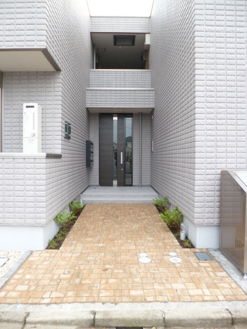 Ｐｉｎ　Ｄｅｍｅｕｒｅのエントランス|★エントランスアプローチ★