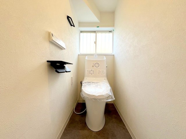 武蔵村山市学園3丁目　リフォーム済み中古戸建のトイレ
