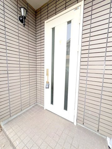 武蔵村山市学園3丁目　リフォーム済み中古戸建の玄関