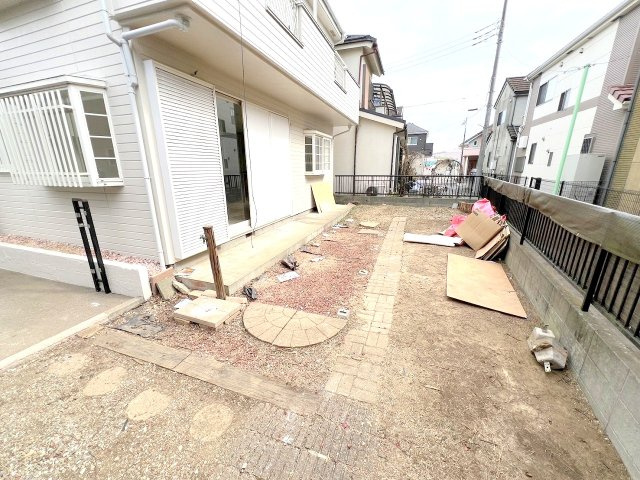 武蔵村山市学園3丁目　リフォーム済み中古戸建の駐車場