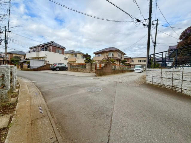  野田市中野台 中古売戸建の前面道路含む現地写真