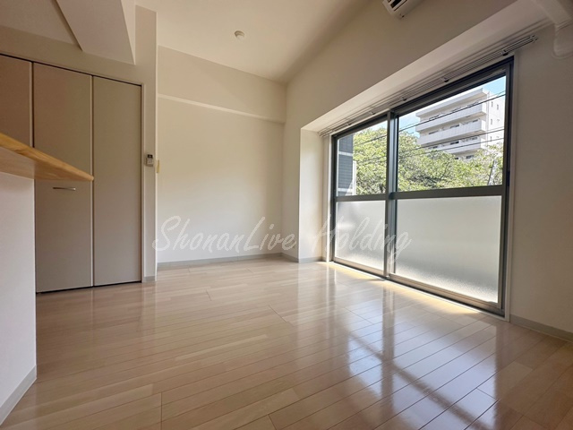 相模原市中央区相模原６丁目の賃貸マンションの居間・リビング|11.2帖の洋室♪