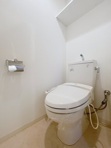 セレッソコート新大阪のトイレ|温水洗浄便座付きのトイレです