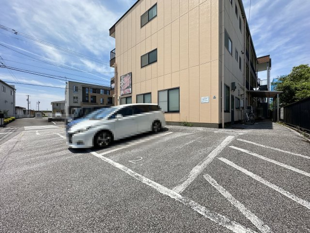 シルキーハイツの駐車場