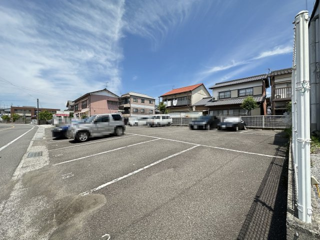 シルキーハイツの駐車場