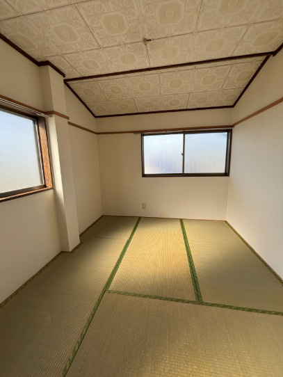高良内ハイツの和室|フローリングだけでなく、和室もあります