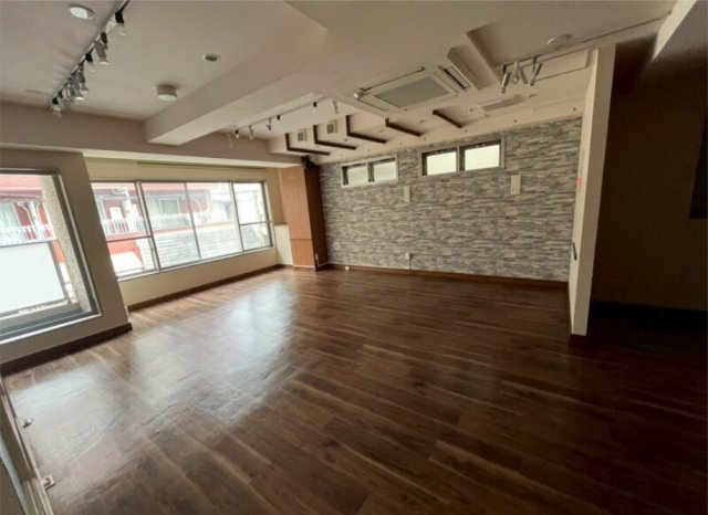 新宿区西早稲田１丁目の店舗事務所の内装