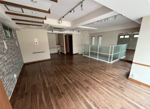 新宿区西早稲田１丁目の店舗事務所の内装