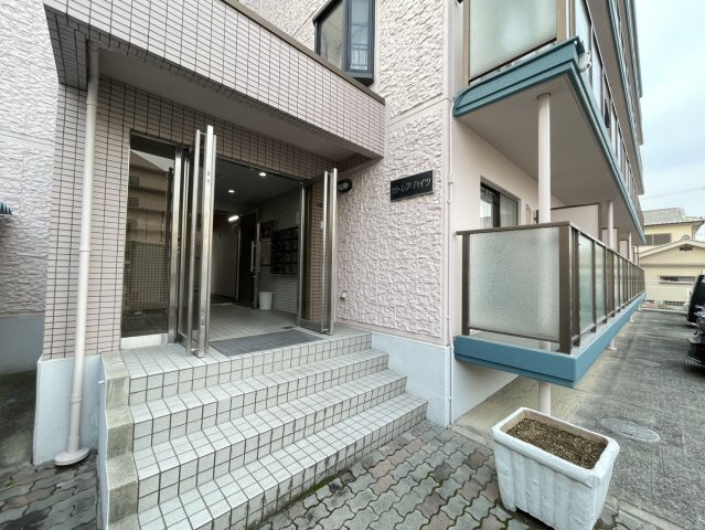 カトレアハイツのエントランス