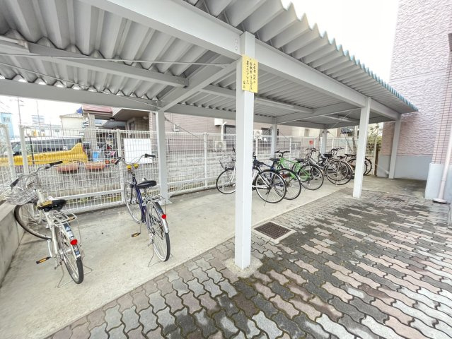 カトレアハイツの駐車場