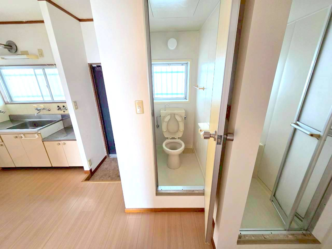 ニュー朝日マンションの玄関