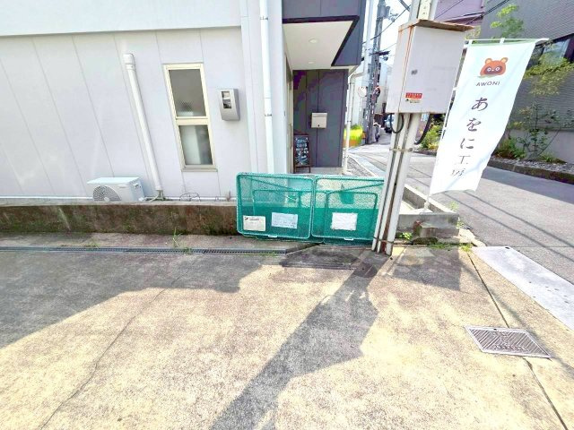 ニュー朝日マンションの駐車場