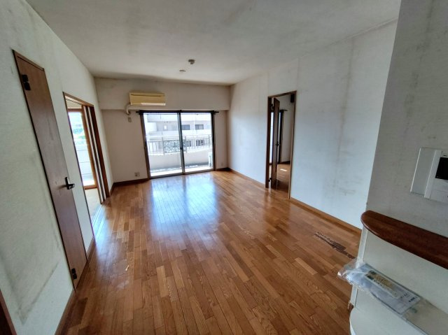 フォレストコート西条の居間・リビング