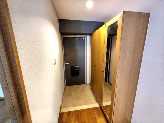 フォレストコート西条の玄関