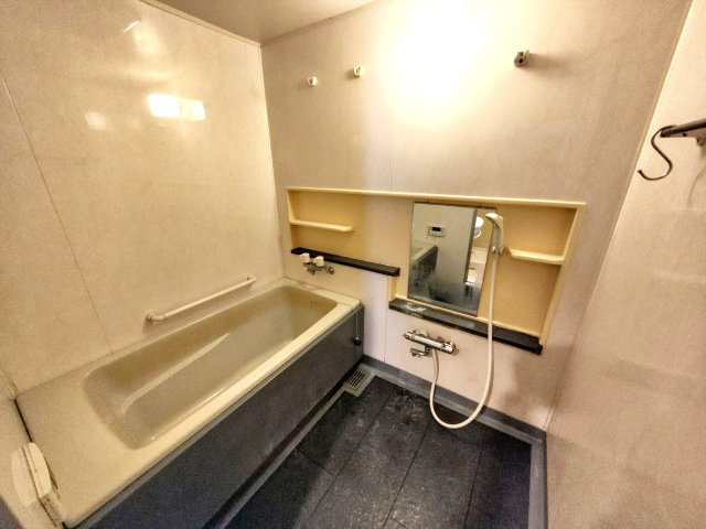 フォレストコート西条の浴室