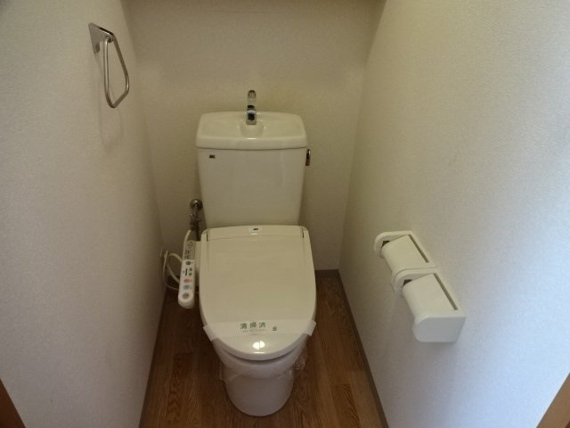 グリーングランデⅡのトイレ|シャワー付トイレ