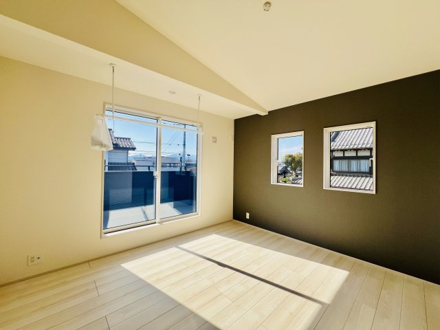 高崎市倉賀野町の洋室|7帖のゆったりとした広さを確保した主寝室。
WIC付き