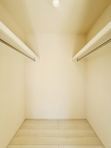 高崎市倉賀野町の収納|高さのある物もたっぷり収納可能なWIC♪