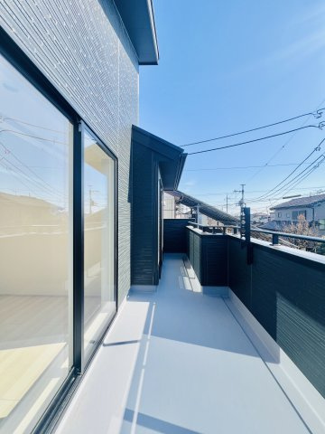 高崎市倉賀野町のバルコニー|日当たりも良好な横長のバルコニー♪