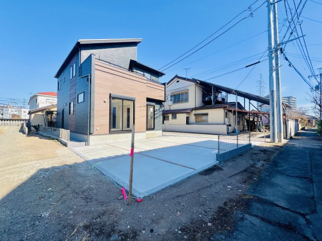 高崎市倉賀野町の前面道路含む現地写真|間口も広く駐車も焦らずにできます♪