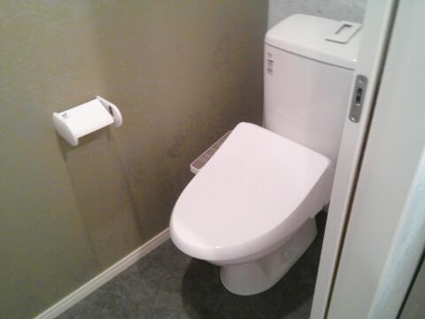 ハイセンチュリーのトイレ|ゆったりとした空間のトイレです