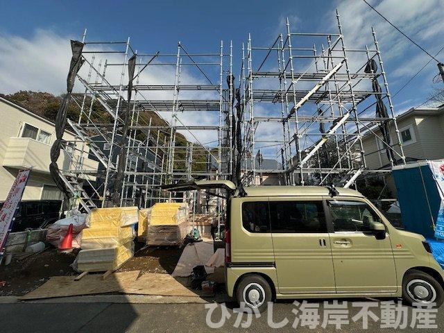 藤沢市片瀬２丁目　新築戸建　全２棟の外観|2月12日撮影　建築中　現地外観