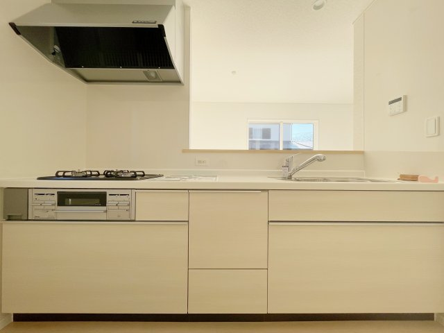 想定年間賃料116.4万　想定利回り6.54％　木造戸建のキッチン
