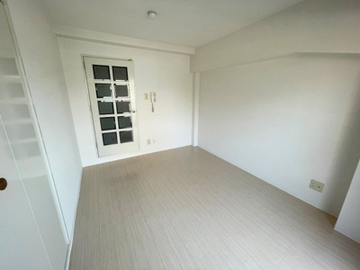 【洋室】 | マンションセレーネ | 広々とした洋室です