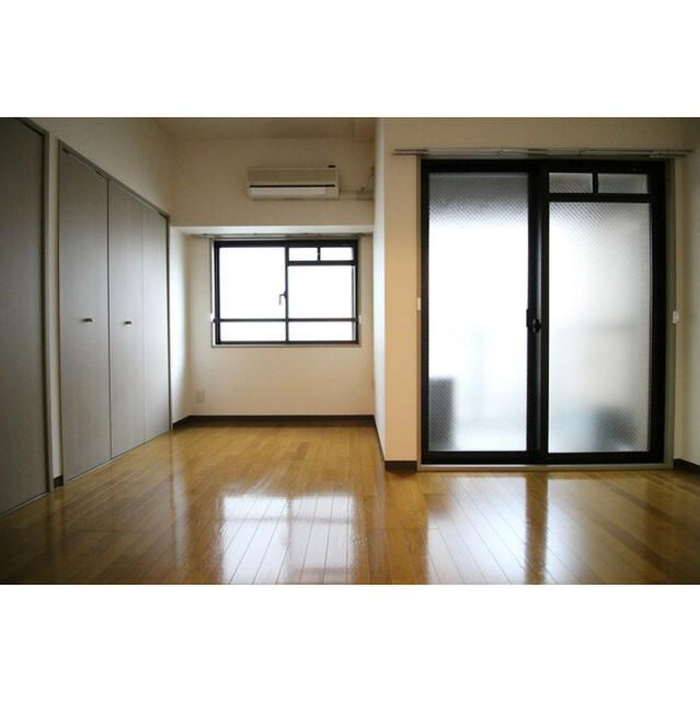 プレール市ヶ谷納戸町の居間・リビング