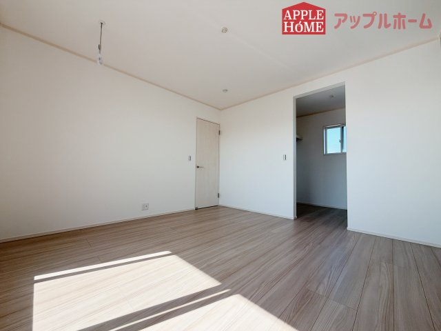 [新築住宅] 熊谷市石原 全6区画の洋室|２階居室は全室収納あり！たっぷりある収納活用でお部屋もキレイを保てます♪