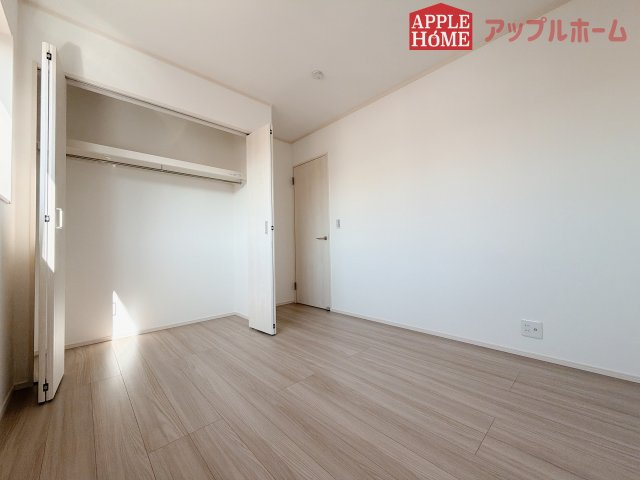 [新築住宅] 熊谷市石原 全6区画の洋室|２階居室は全室収納あり！たっぷりある収納活用でお部屋もキレイを保てます♪